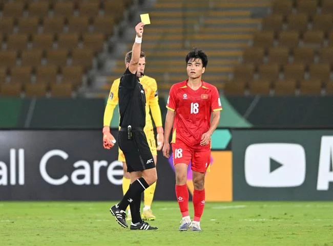 Hình ảnh đội ngũ hỗ trợ khách hàng chuyên nghiệp của 7789bet cổng game, sẵn sàng giải đáp mọi thắc mắc